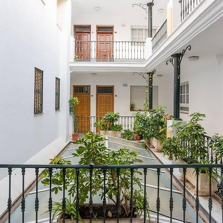 Tgh/ Malaga Centro Carreteria Apartment Exterior photo