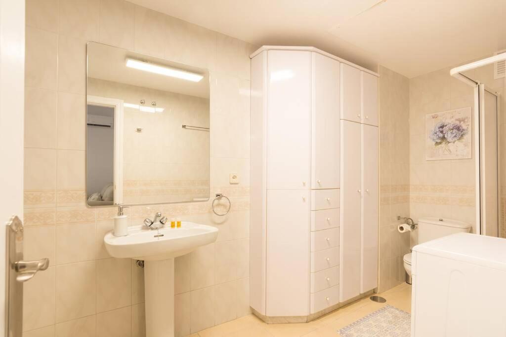 Tgh/ Malaga Centro Carreteria Apartment Exterior photo